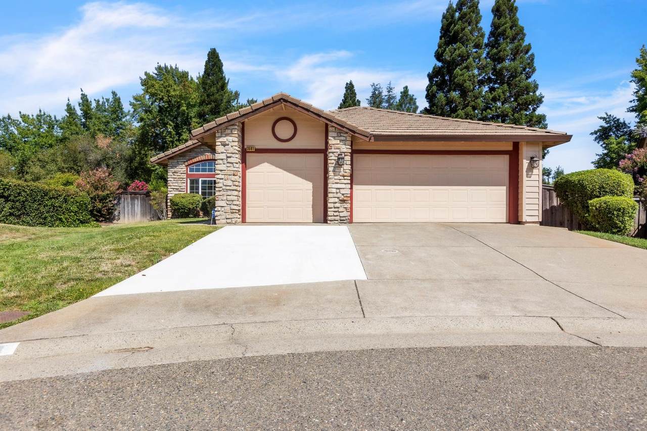 3501 Lantern Court - Photo 1
