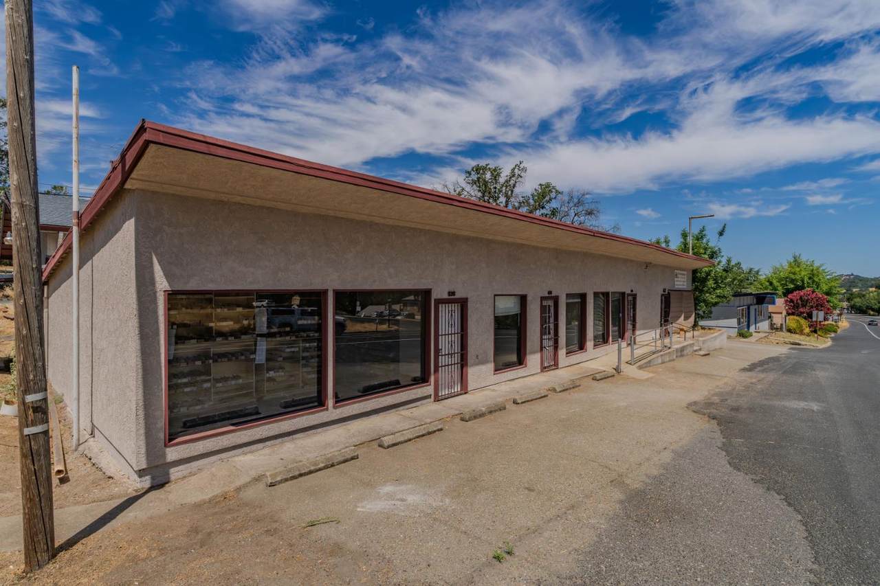 612 Saint Charles Street - Photo 1