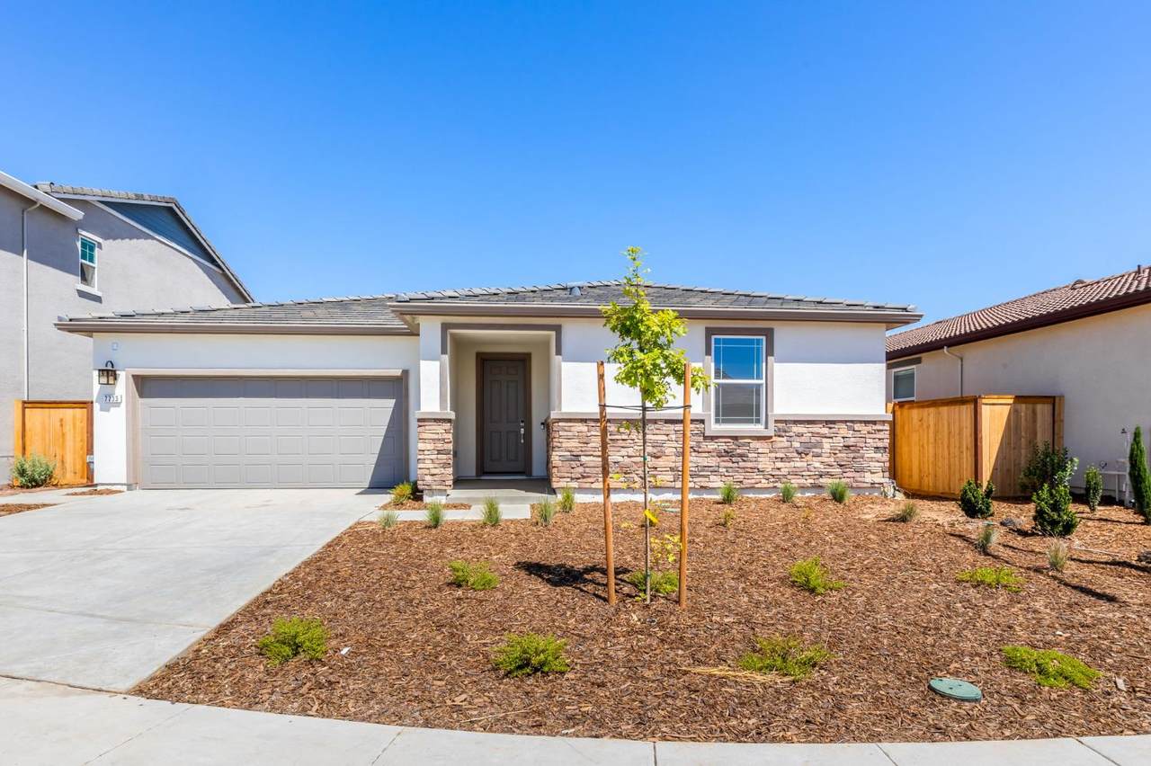 7733 Glacier Bay Circle - Photo 1