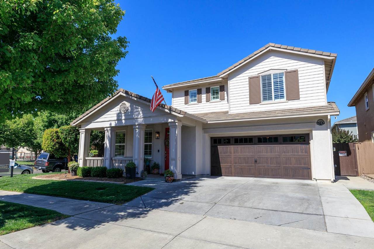 4305 Pastoral Avenue - Photo 1