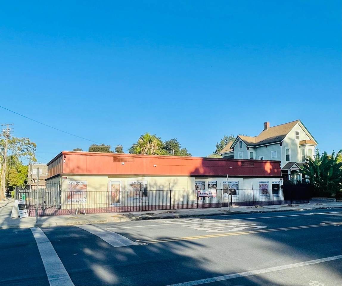 942 Hunter Street - Photo 1