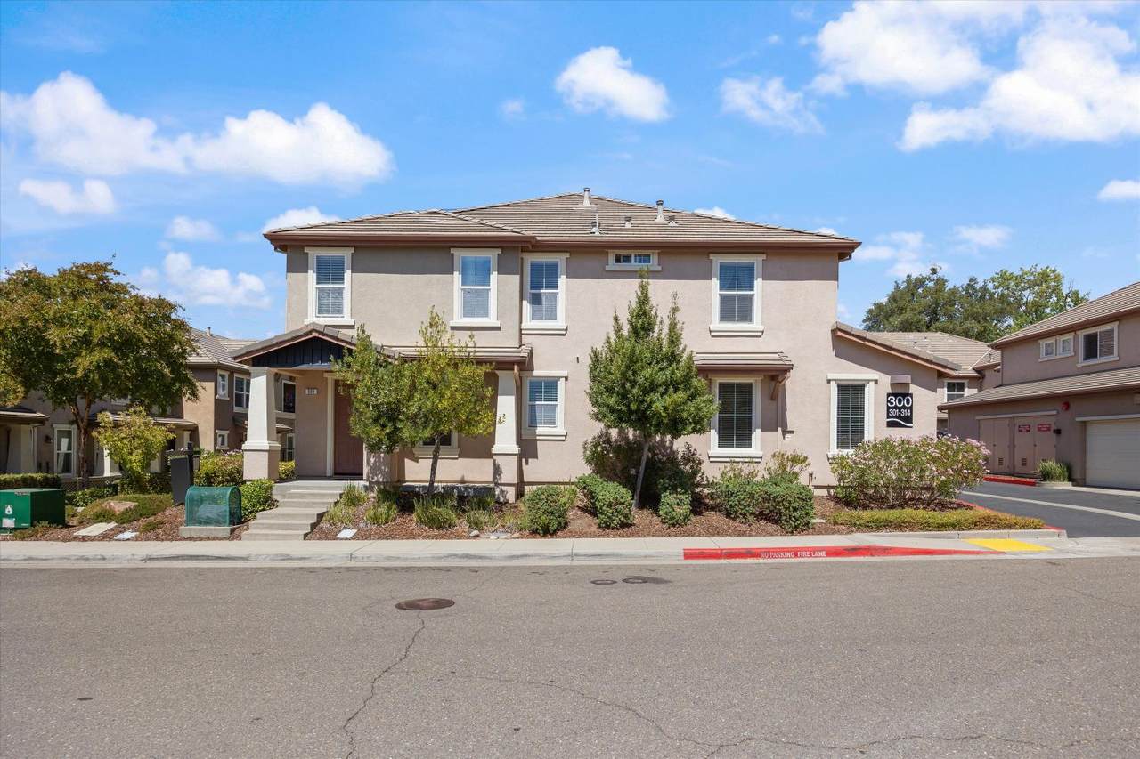 301 Blossom Rock Lane - Photo 1