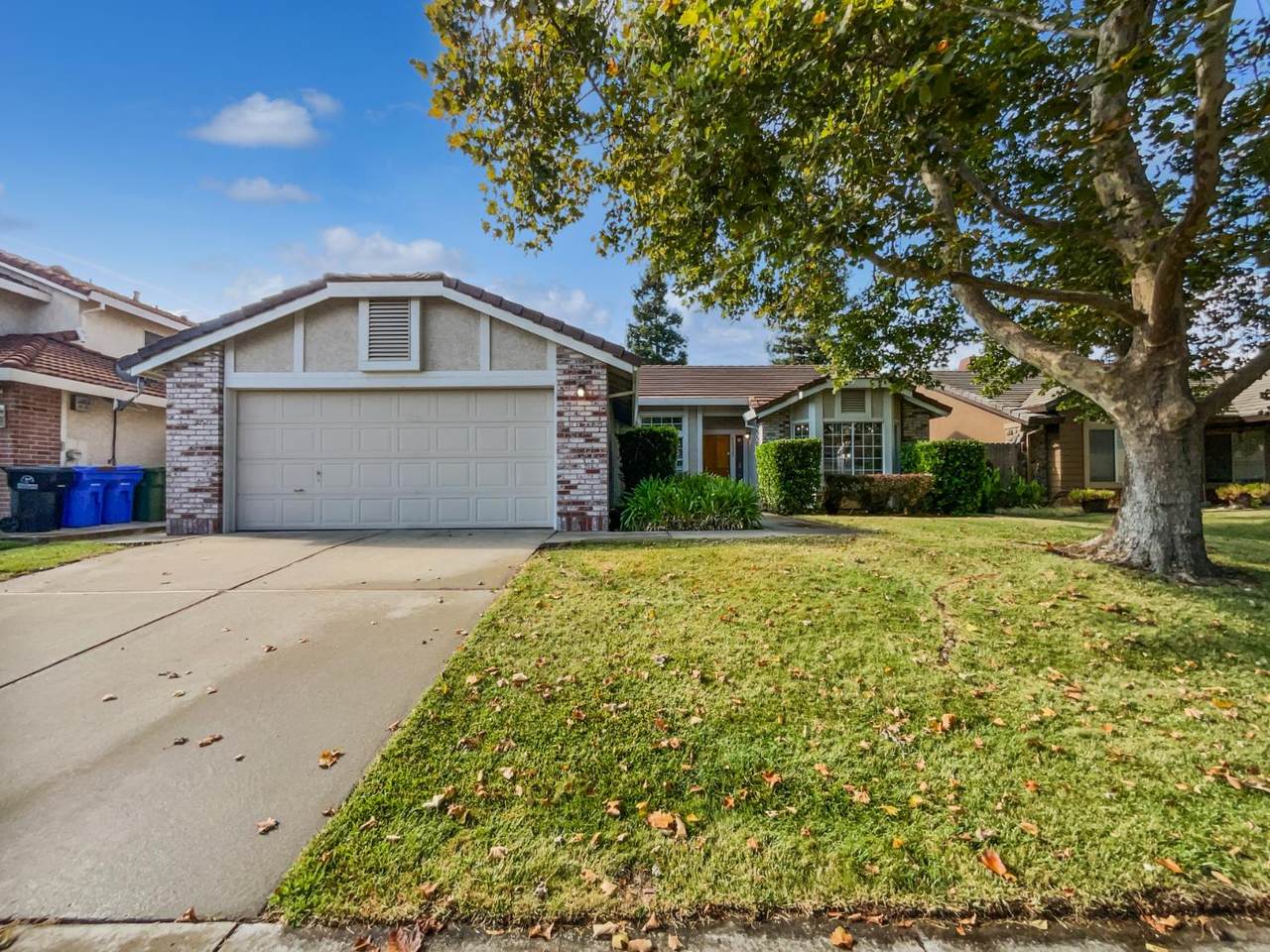 4612 Silvies Way - Photo 1