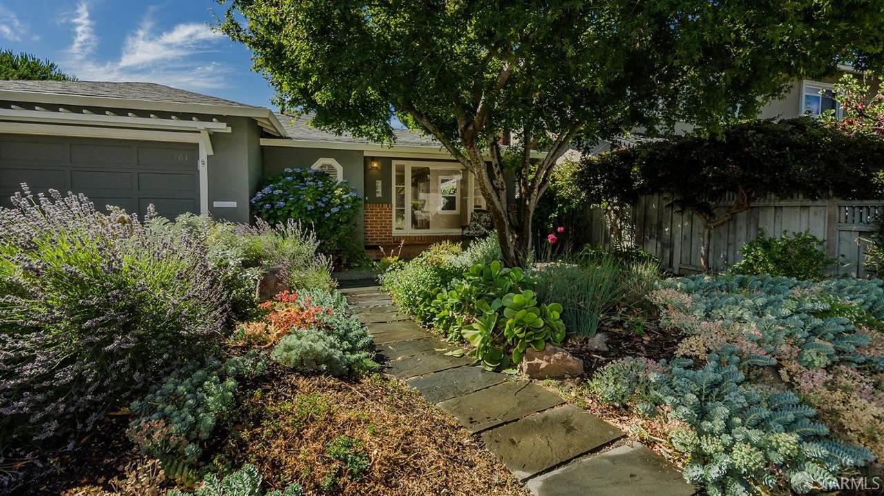 161 Oakview Drive - Photo 1