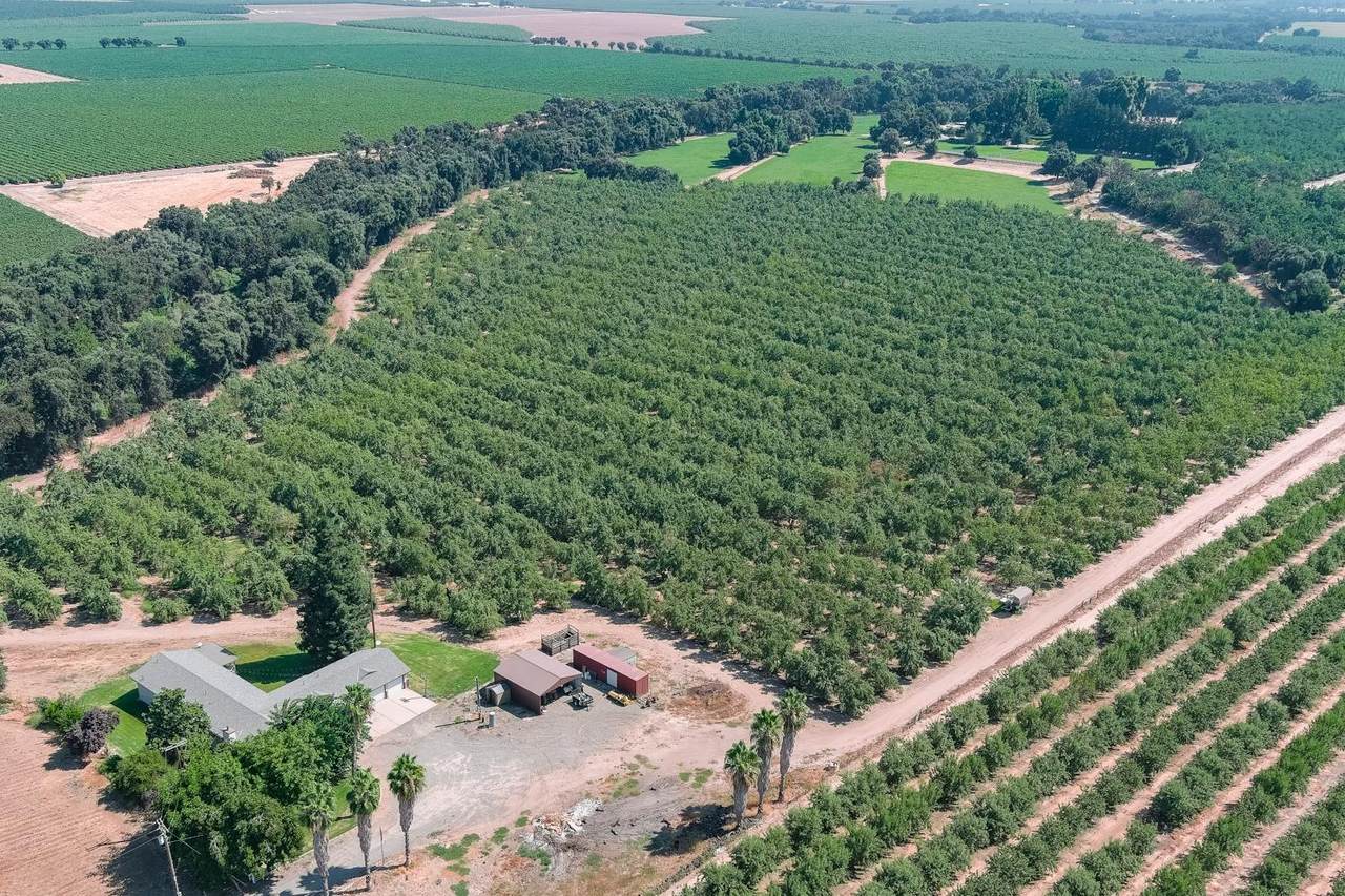 9337 Creekside Lane - Photo 1