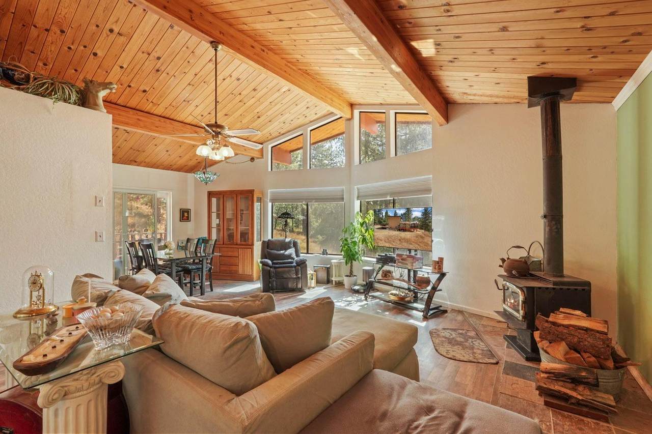 402 Rabbits Foot Road - Photo 1