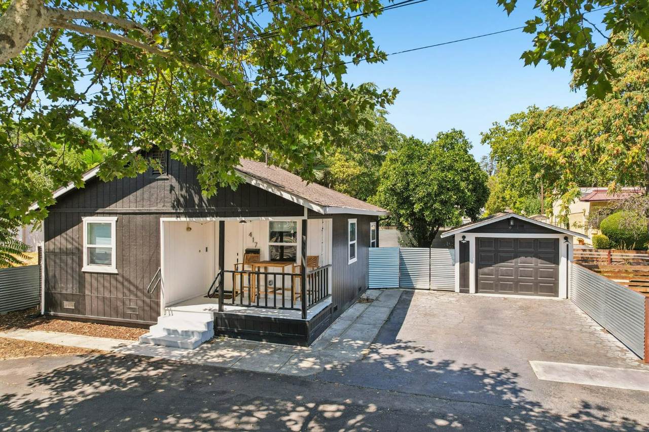 417 Douglas Boulevard - Photo 1