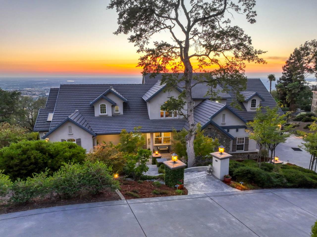 436 Powers Drive - Photo 1
