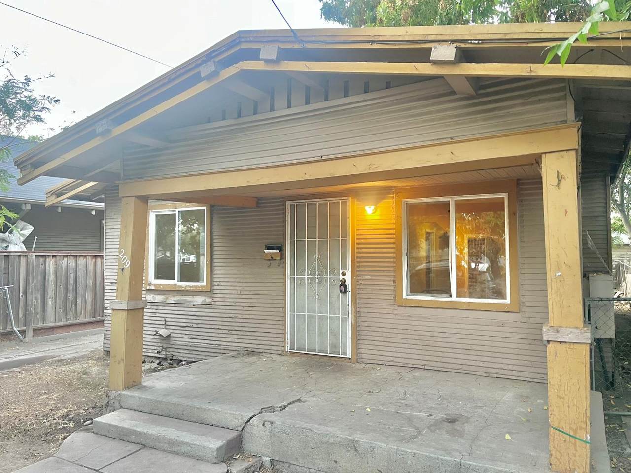 209 Clay Street - Photo 1