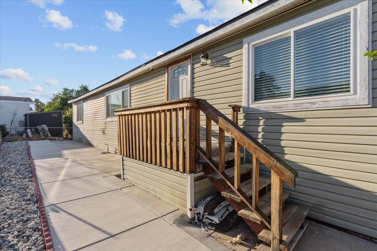 159 Village Circle - Photo 1