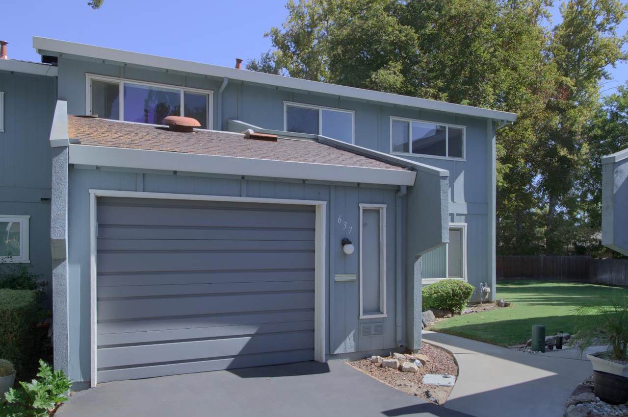 637 Knollwood Drive - Photo 1