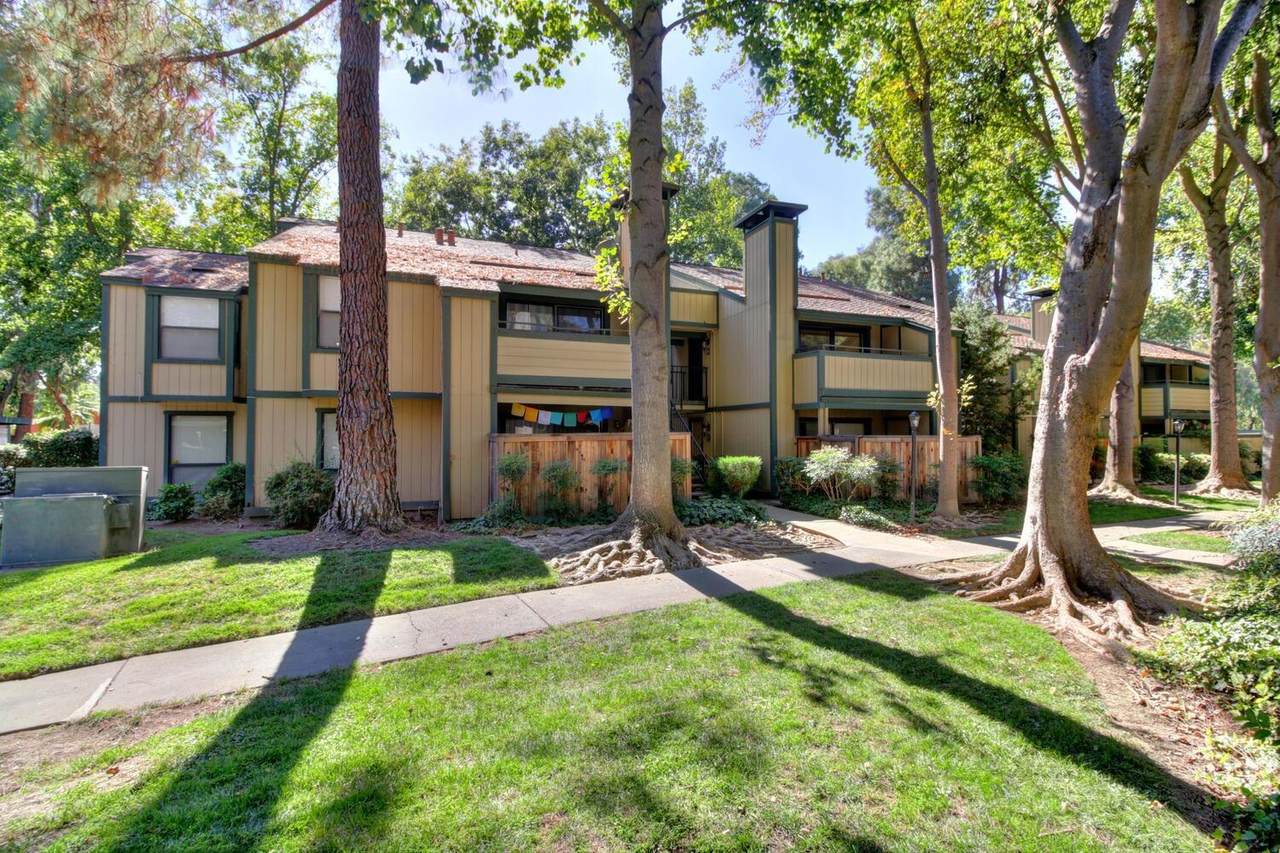 350 Del Verde Circle - Photo 1