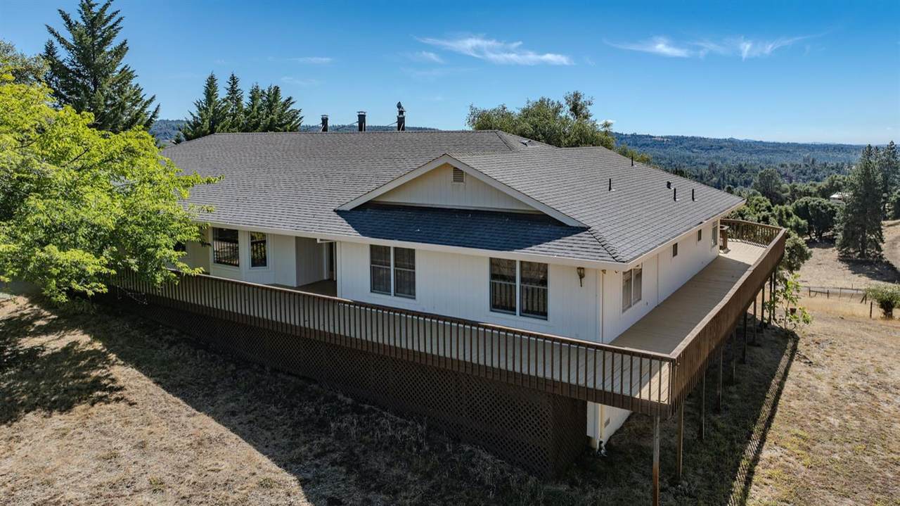 17900 Holly Road - Photo 1