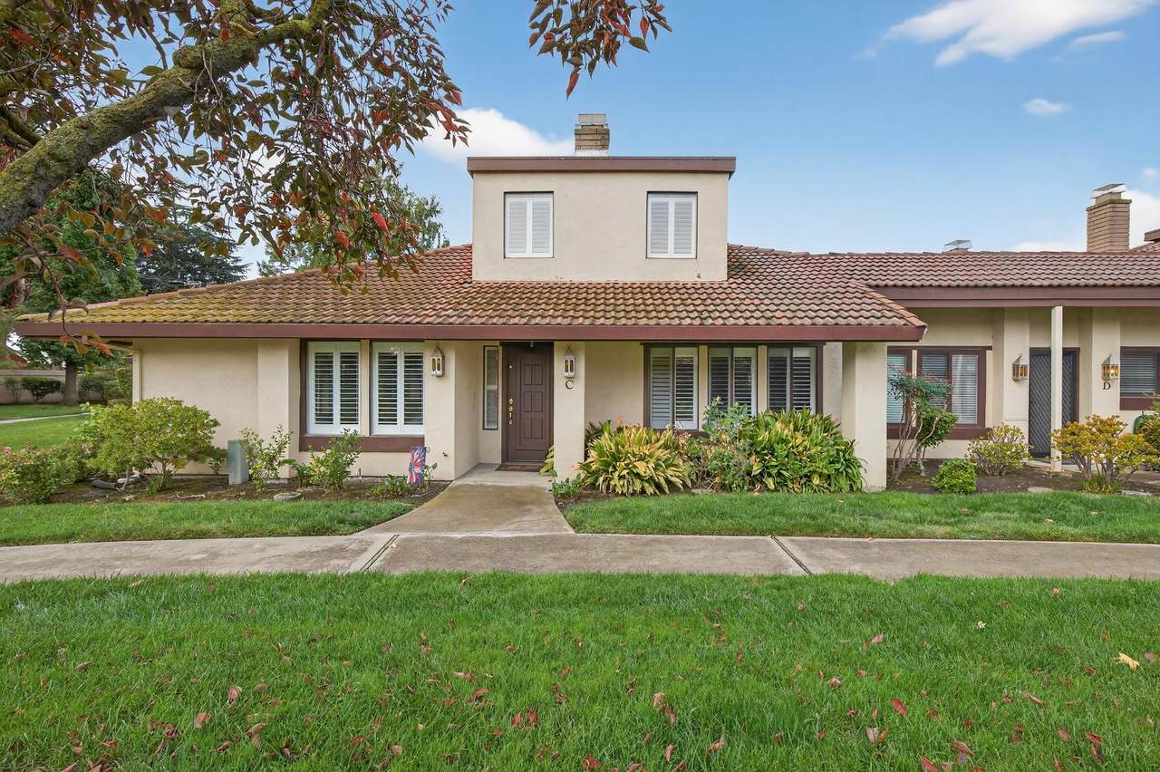 1001 Lincoln Road - Photo 1