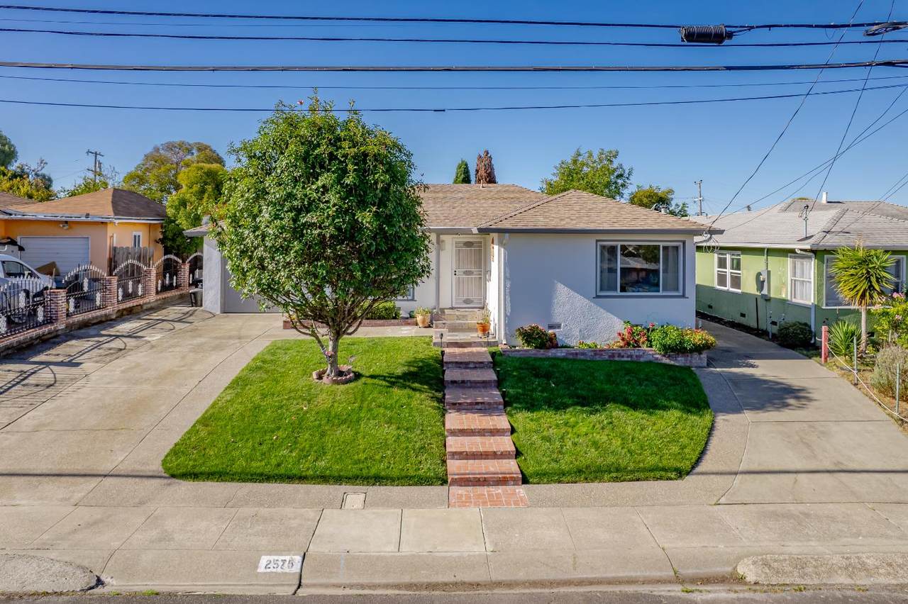 2575 Kevin Road - Photo 1