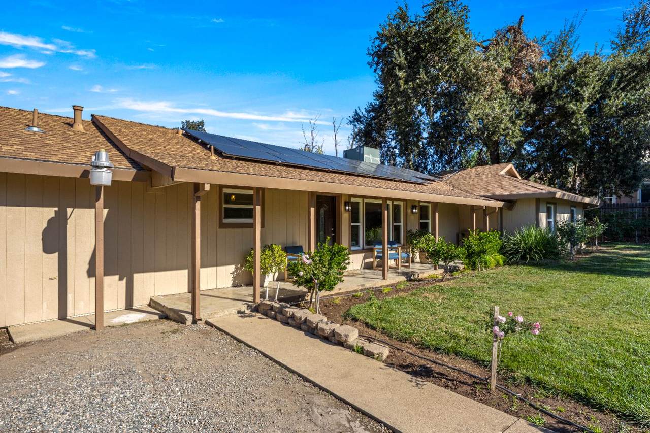 6141 Lincoln Avenue - Photo 1