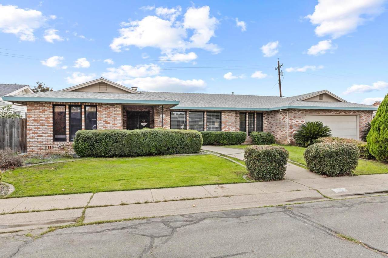 1570 Valley View Drive - Photo 1