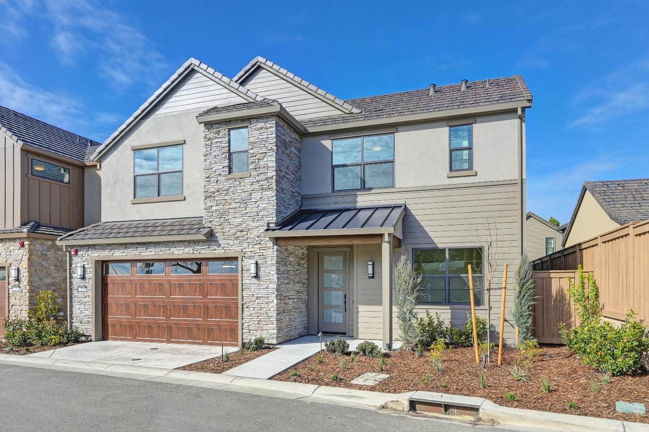 8464 Sun View Circle - Photo 1