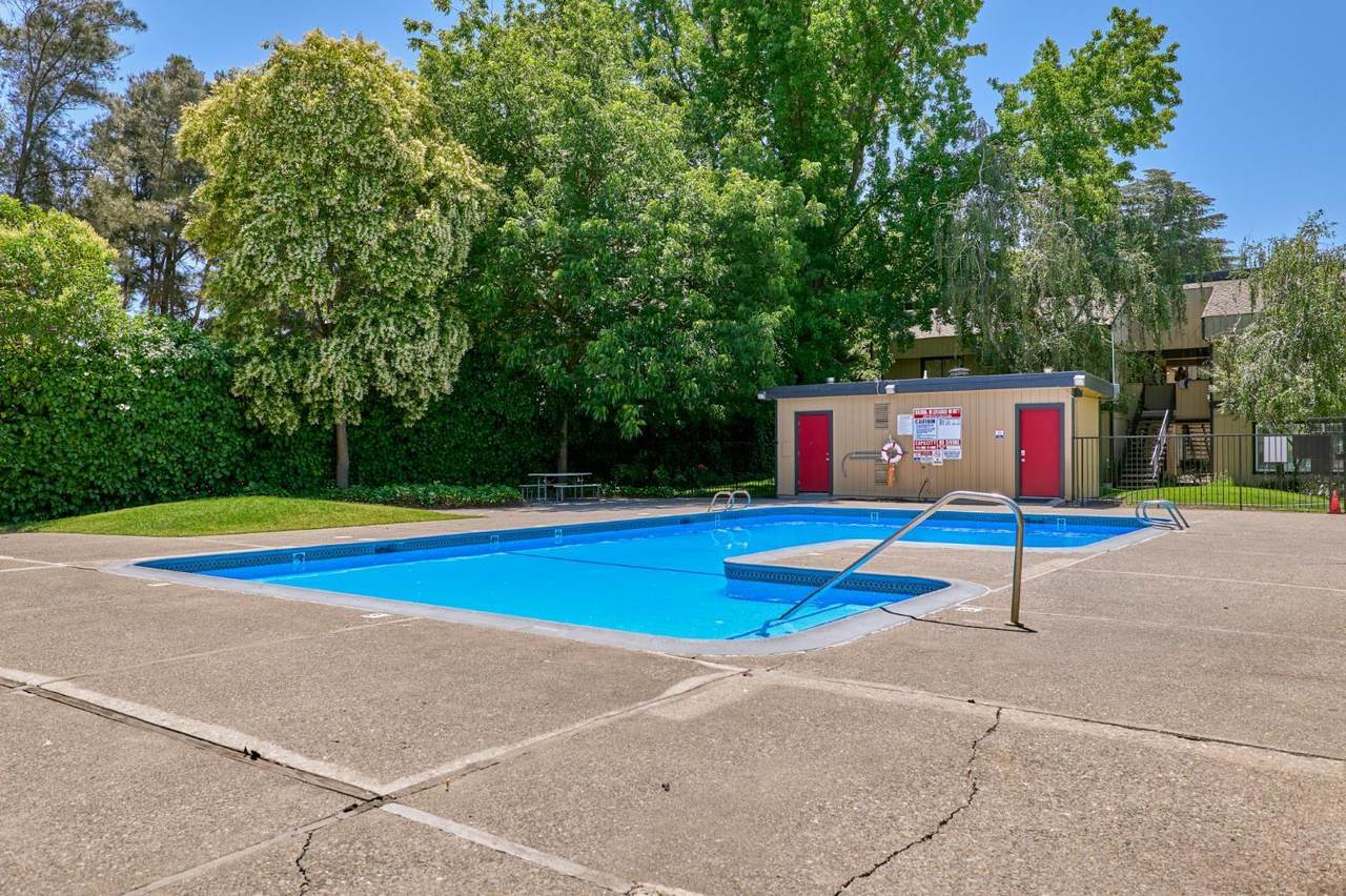 6724 Plymouth Road - Photo 1