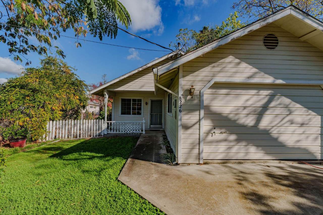 8226 Old School Way - Photo 1