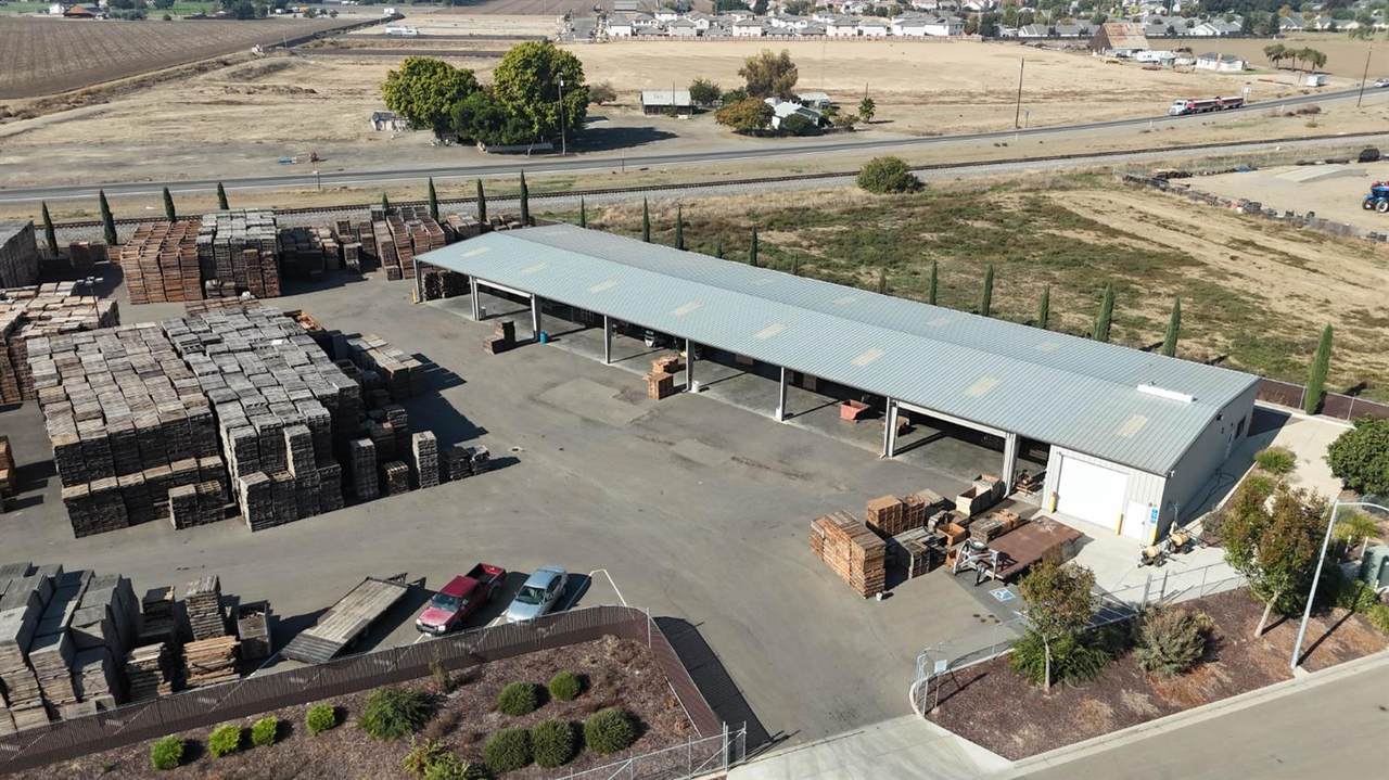 2161 L Street - Photo 1