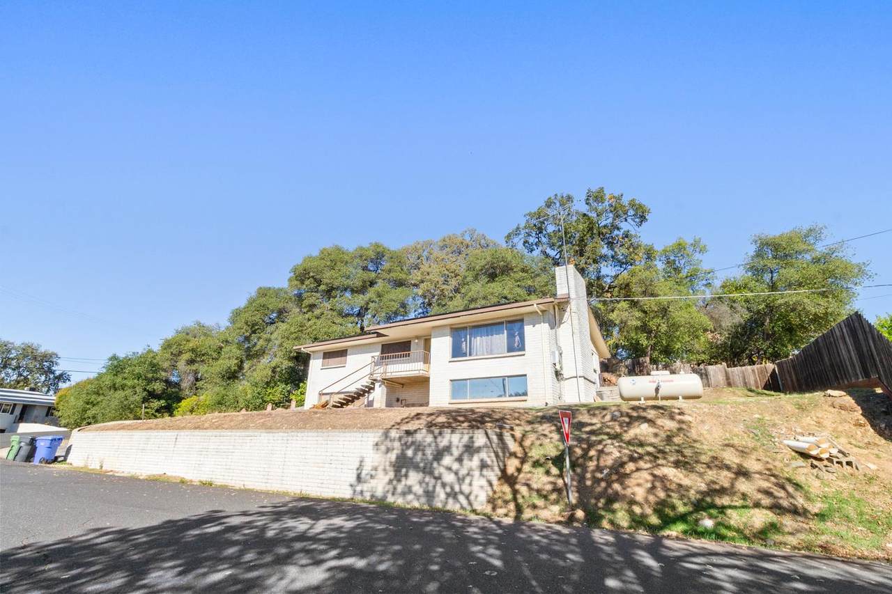 597 Amador Avenue - Photo 1