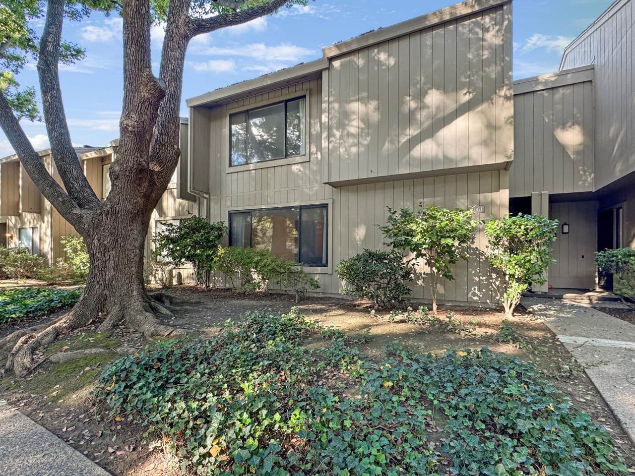 1061 Commons Drive - Photo 1