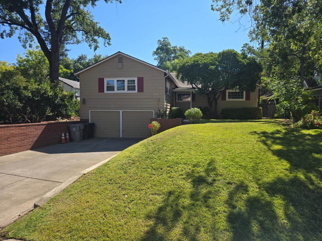 2124 Oxford - Photo 1