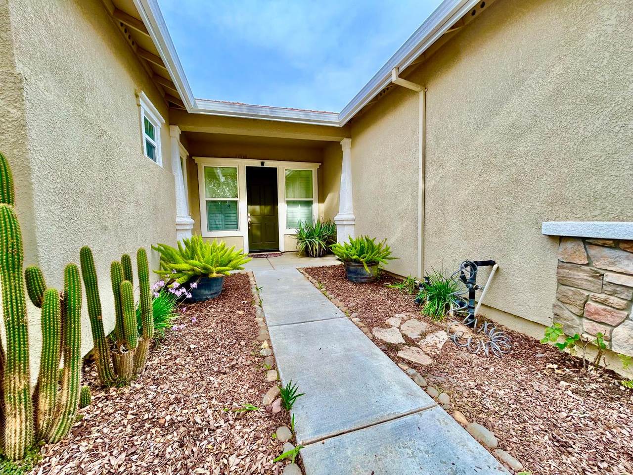 317 Northampton Way - Photo 1