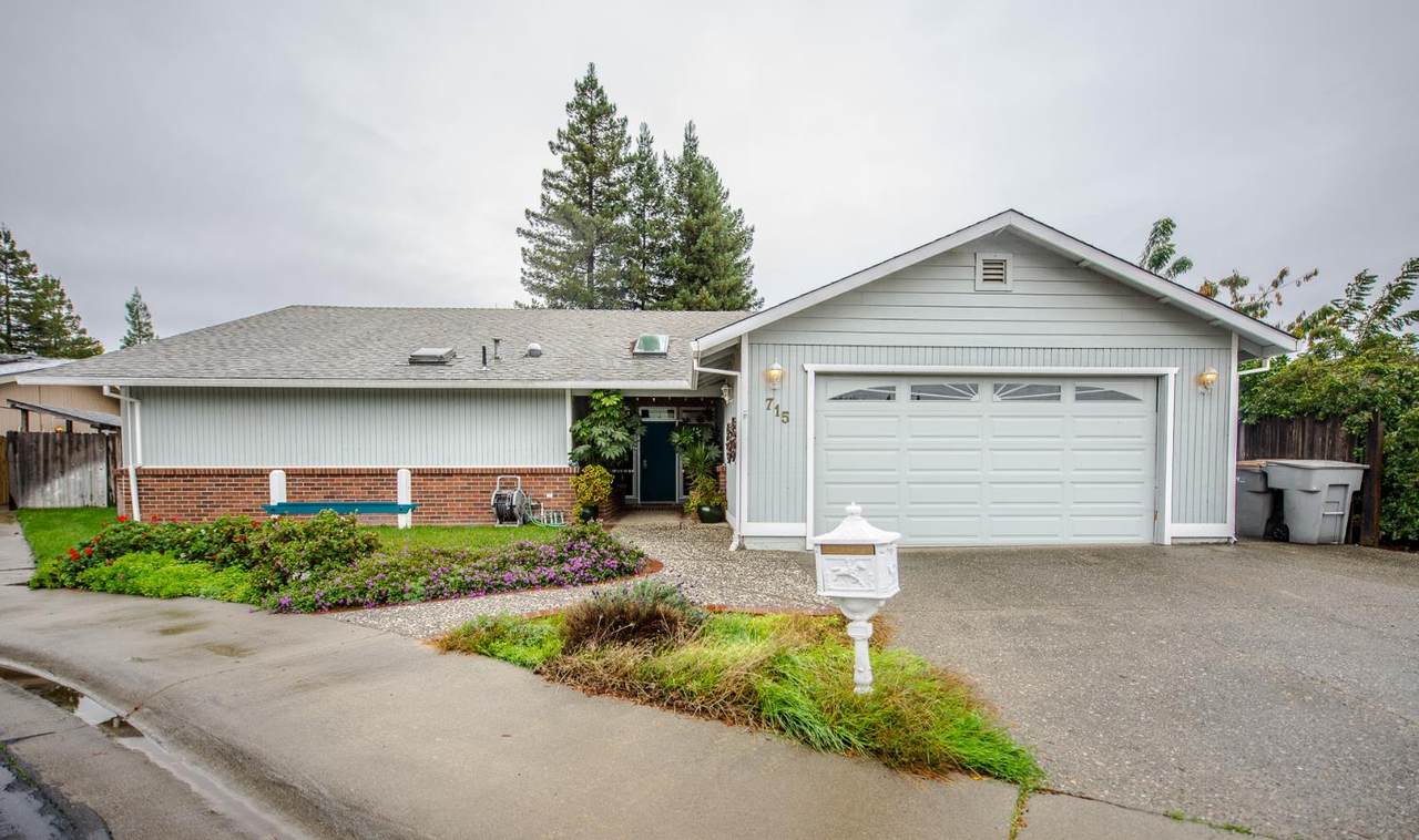 715 Dartmouth Place - Photo 1