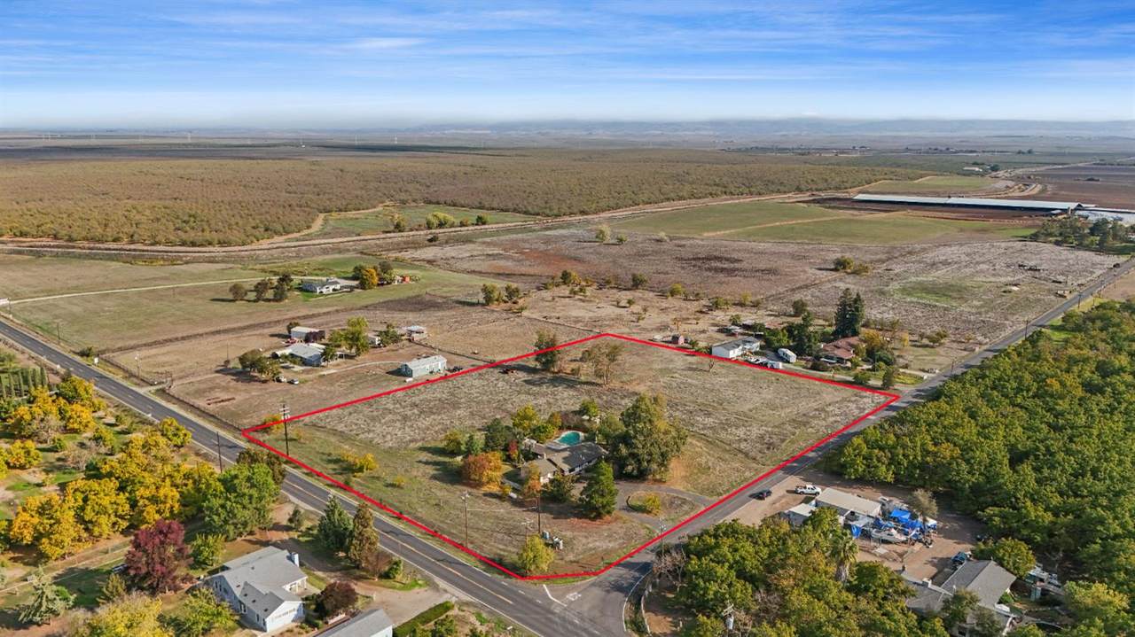 25523 Groves Road - Photo 1