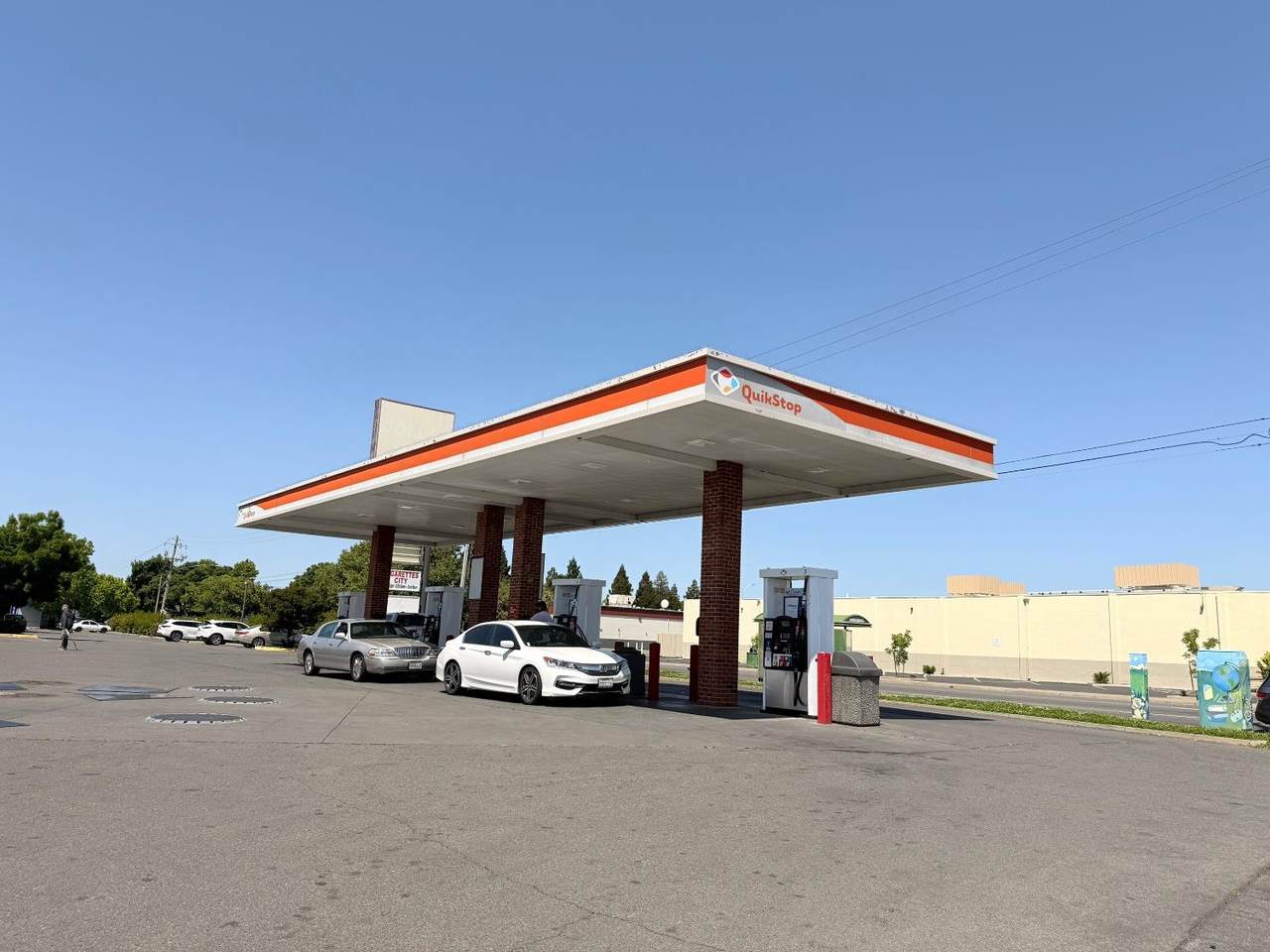 1410 Bridge Street - Photo 1