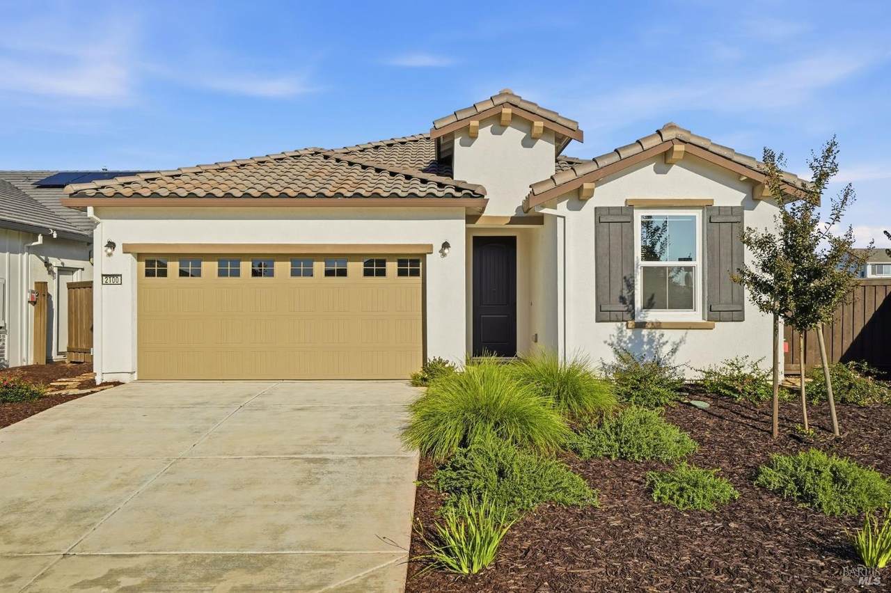 2100 Lark Way - Photo 1