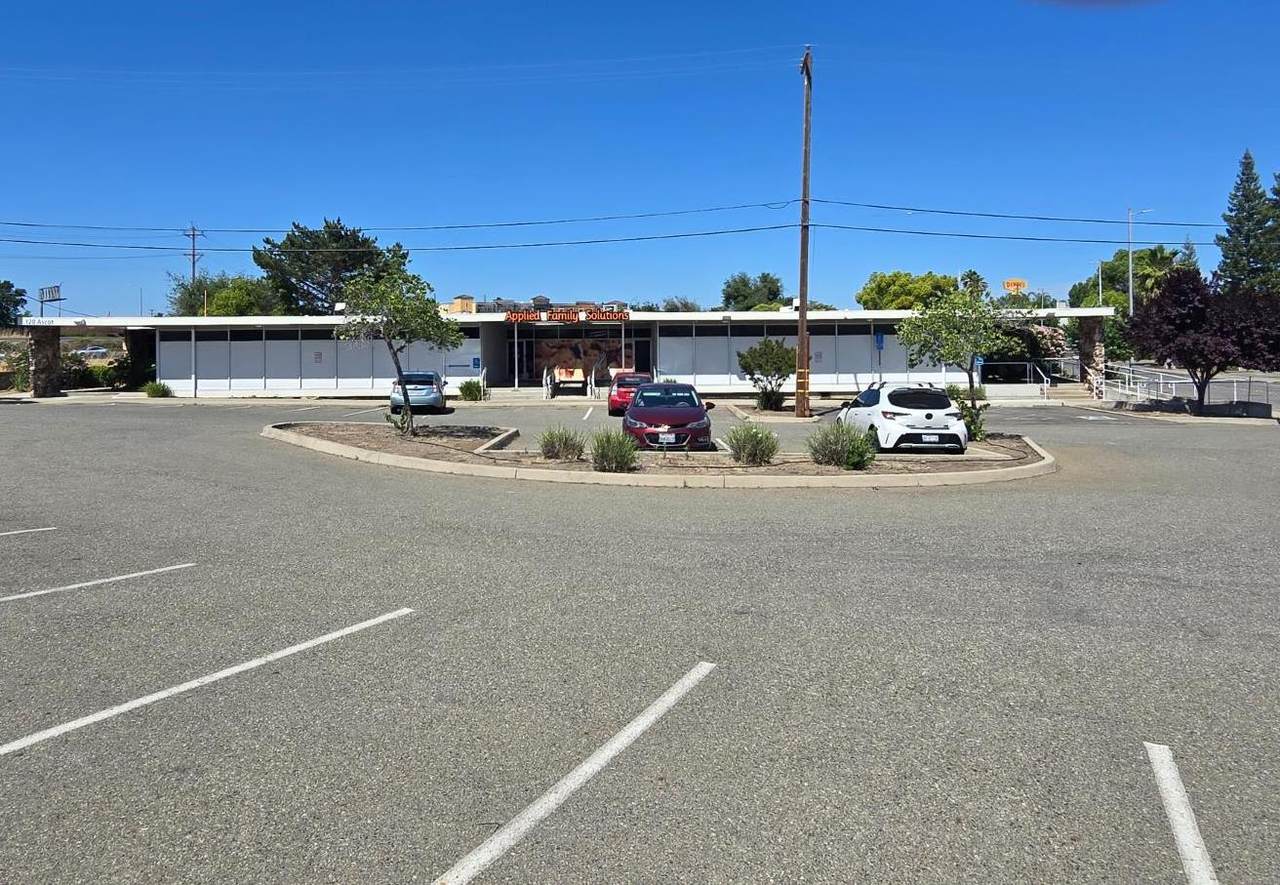 120 Ascot Drive - Photo 1