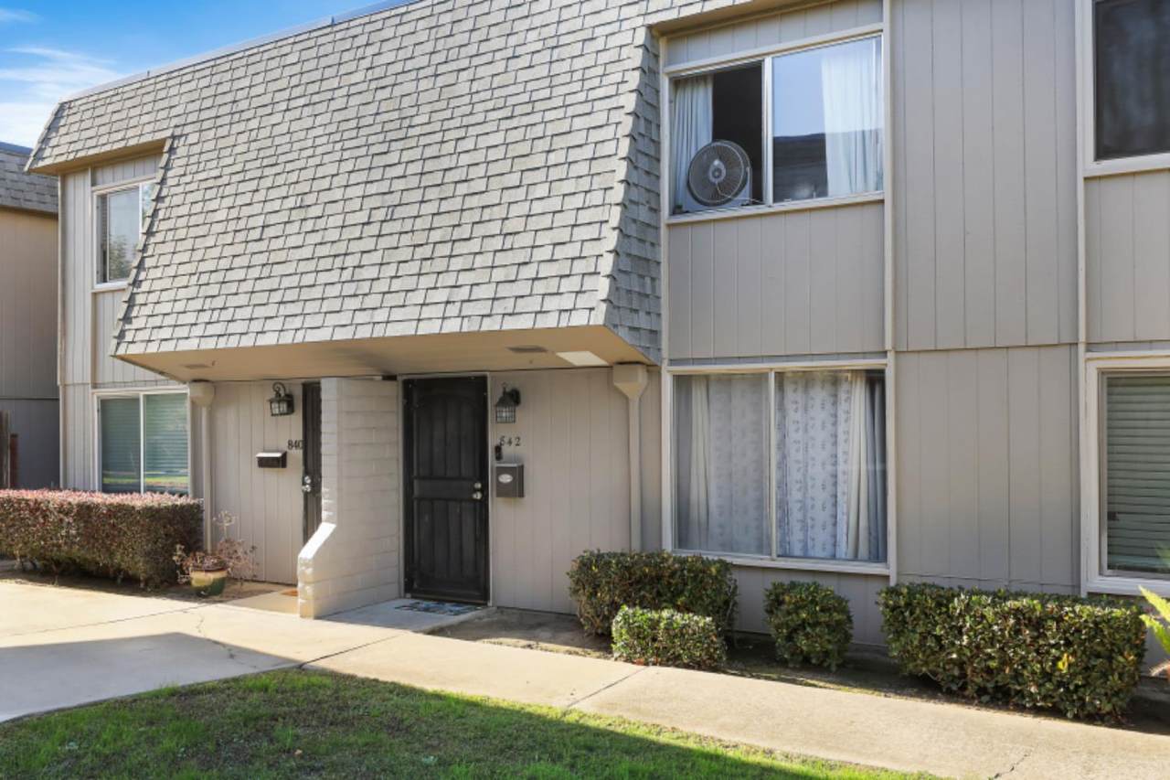 842 Rutledge Drive - Photo 1