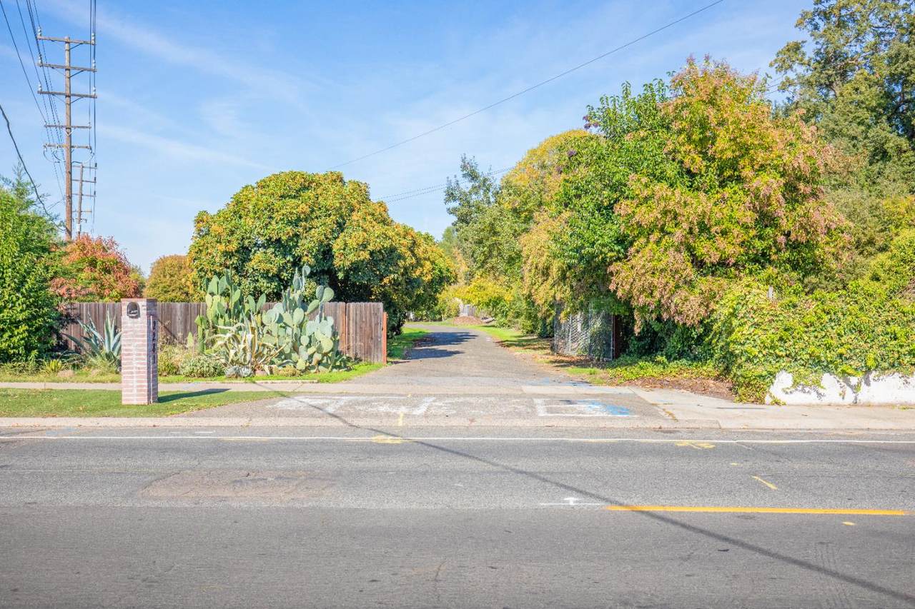 https://bt-photos.global.ssl.fastly.net/sacramento/1280_boomver_1_560955211-2.jpg