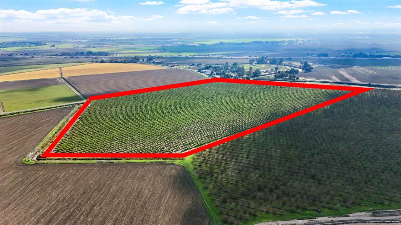 4151 Canal Boulevard - Photo 1