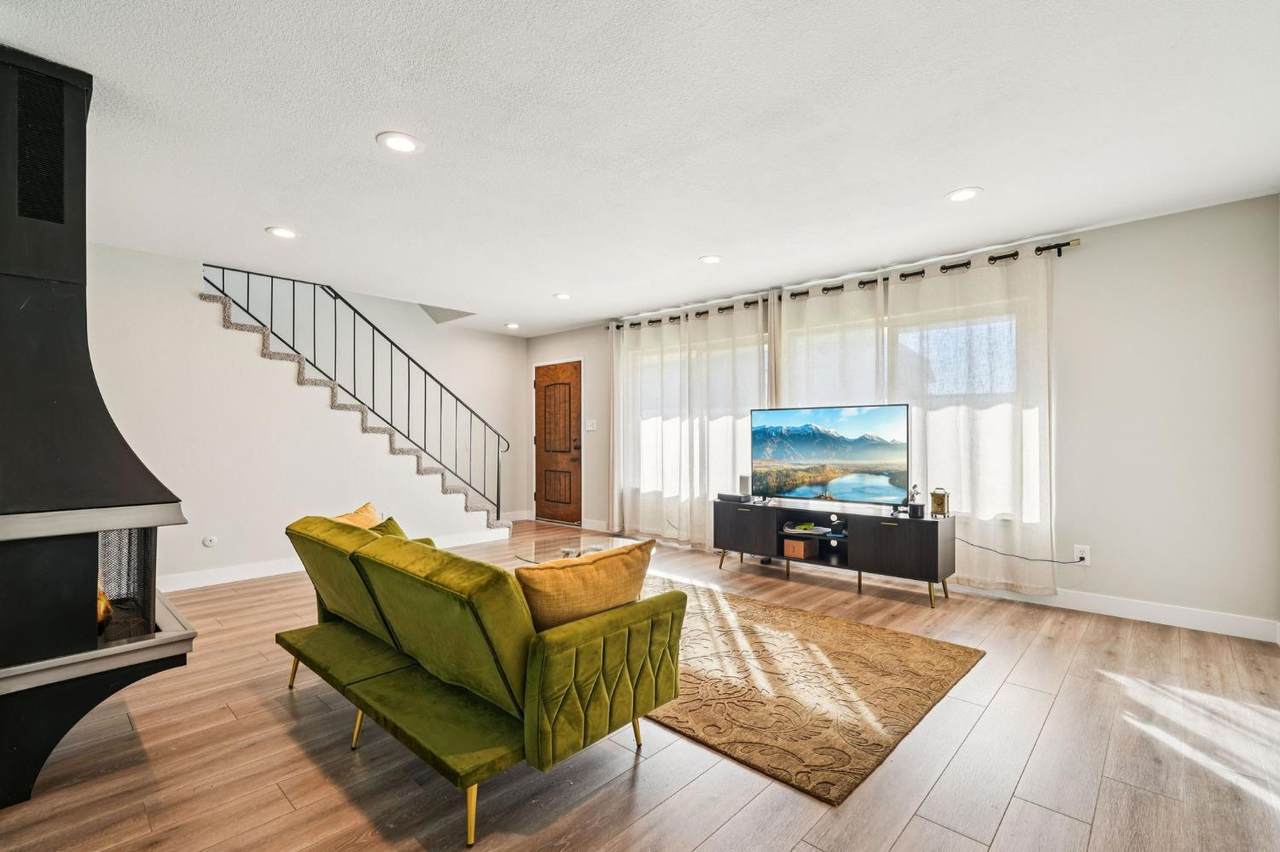 5971 Via Casitas - Photo 1