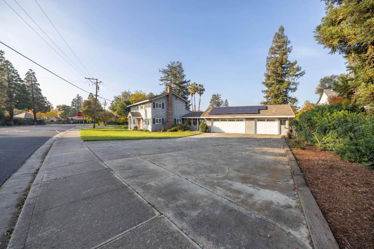 https://bt-photos.global.ssl.fastly.net/sacramento/1280_boomver_1_560957408-2.jpg