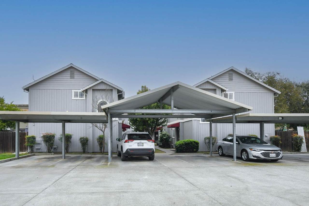 513 Cottonwood Street - Photo 1