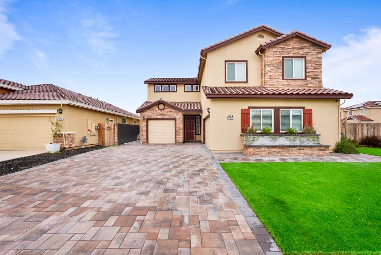 1974 Gus Villalta Drive - Photo 1