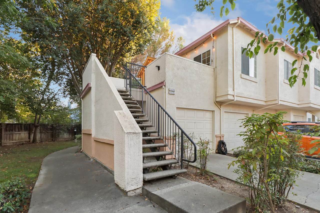 1175 Greene Terrace - Photo 1