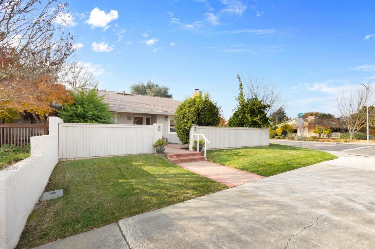 https://bt-photos.global.ssl.fastly.net/sacramento/1280_boomver_1_560959221-2.jpg