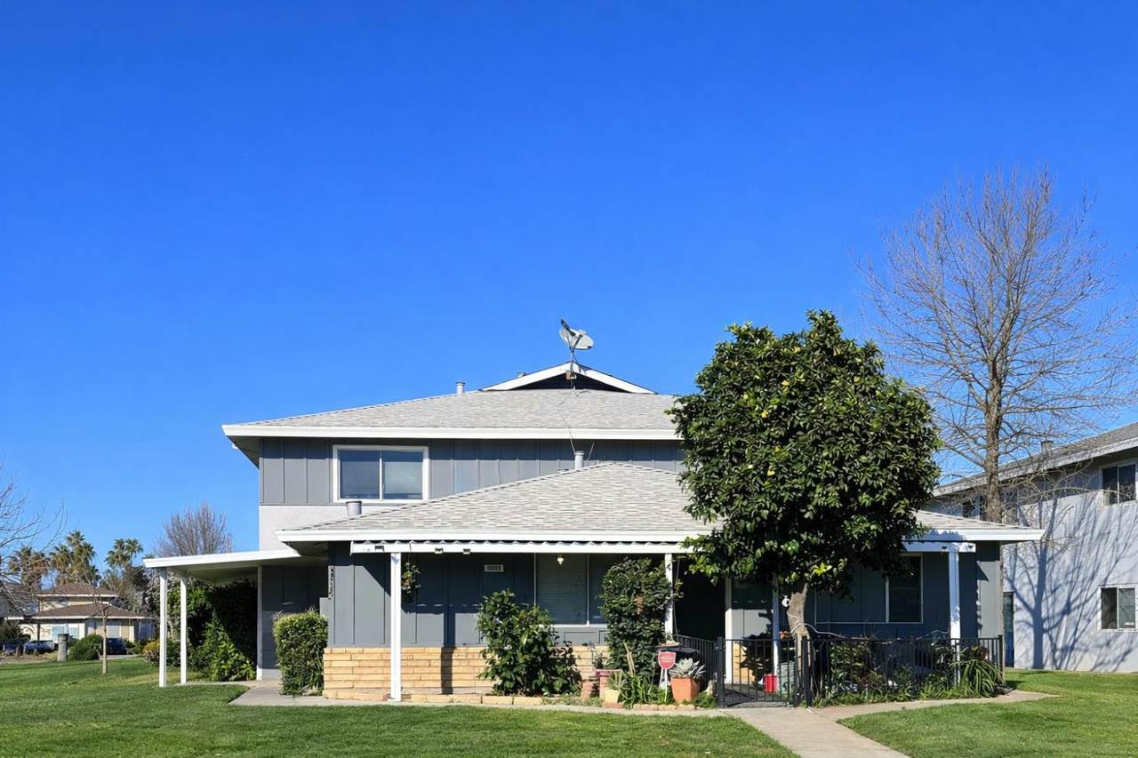 9025 El Cajon Way - Photo 1