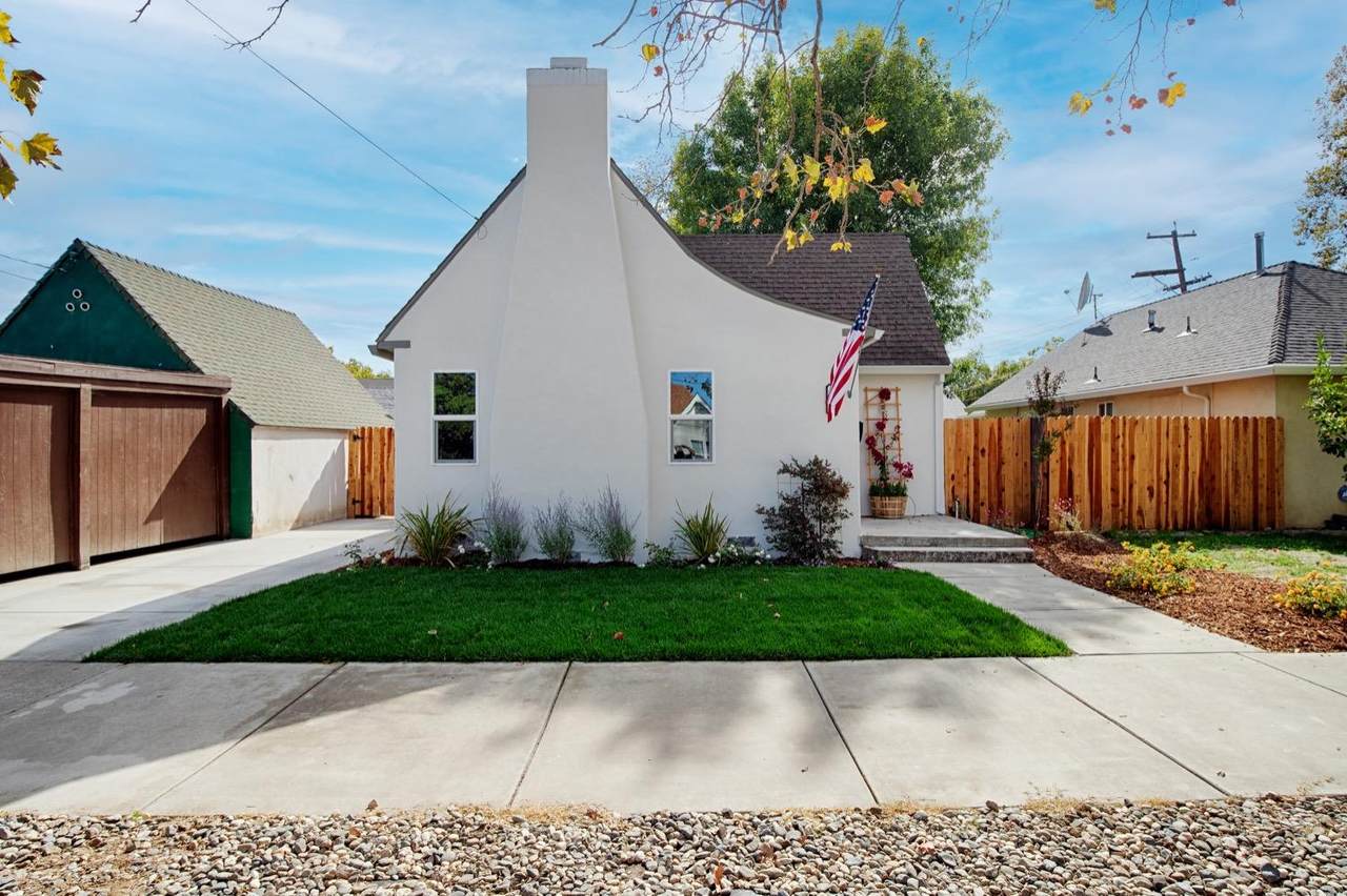 810 13th Street - Photo 1