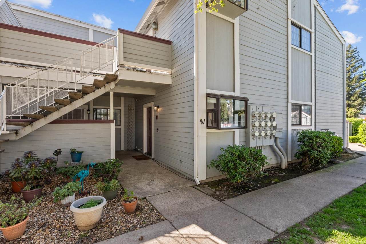 7401 Auburn Oaks Court - Photo 1