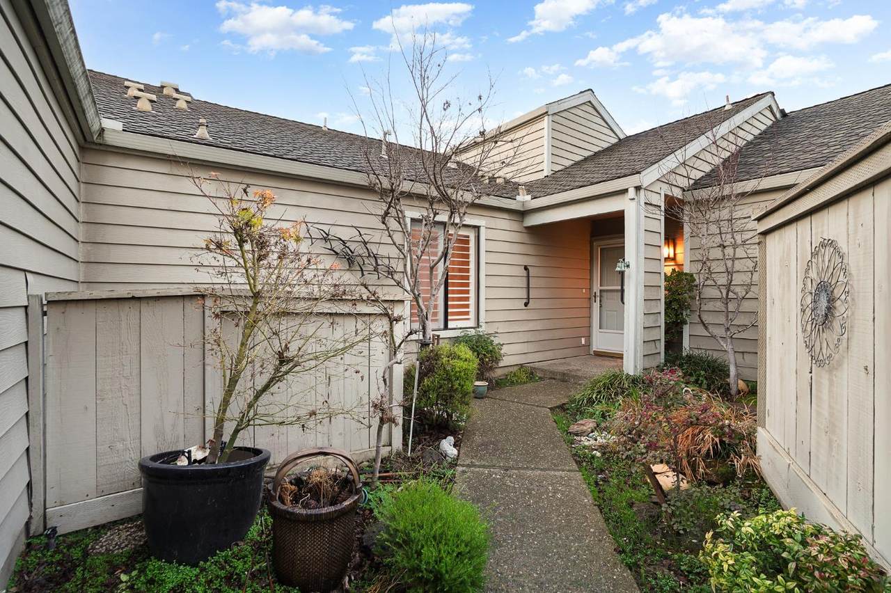 2109 Cedar Ridge Drive - Photo 1