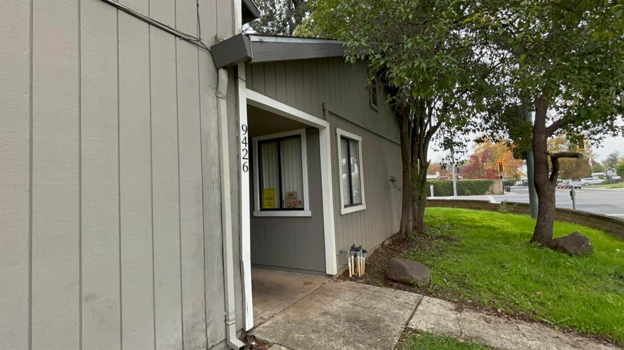 9426 Aizenberg Circle - Photo 1