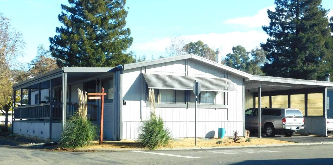 9 Sleepy Hollow Drive - Photo 1