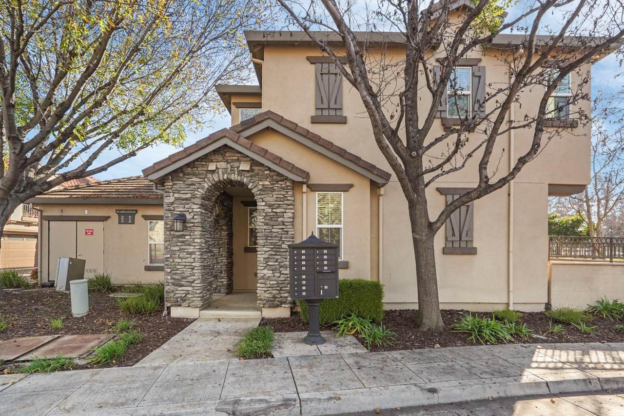 82 Luna Loca Lane - Photo 1